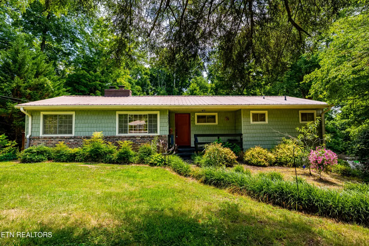 237 Stratford Rd, Knoxville, TN 37920 - #1