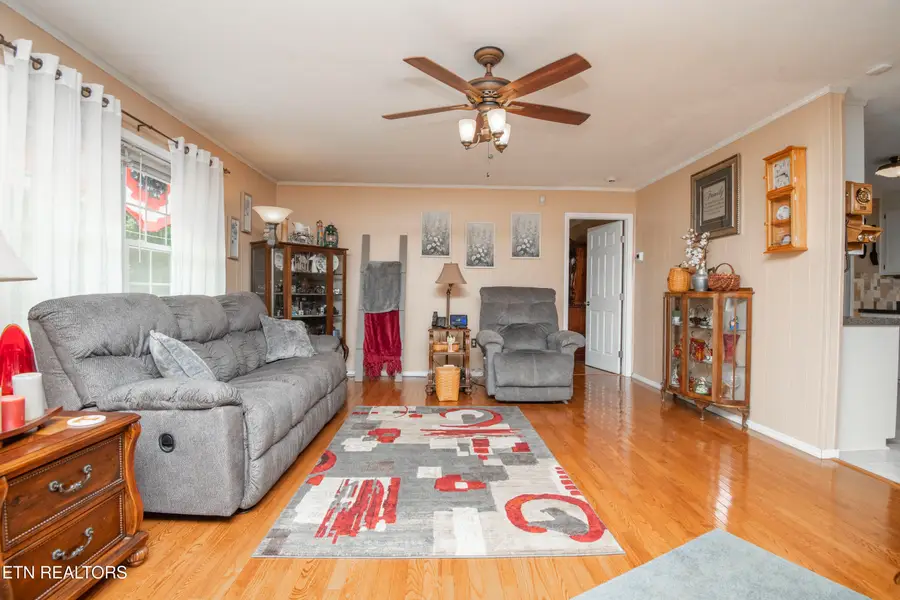316 Joel Rd, Oliver Springs, TN 37840 - #3