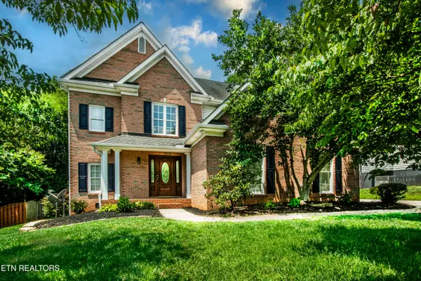 831 Garrison Ridge Blvd, Knoxville, TN 37922