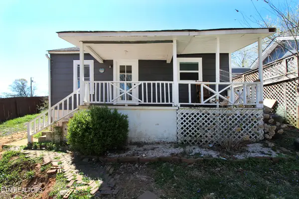 1111 Yellowstone Rd, Knoxville, TN 37914