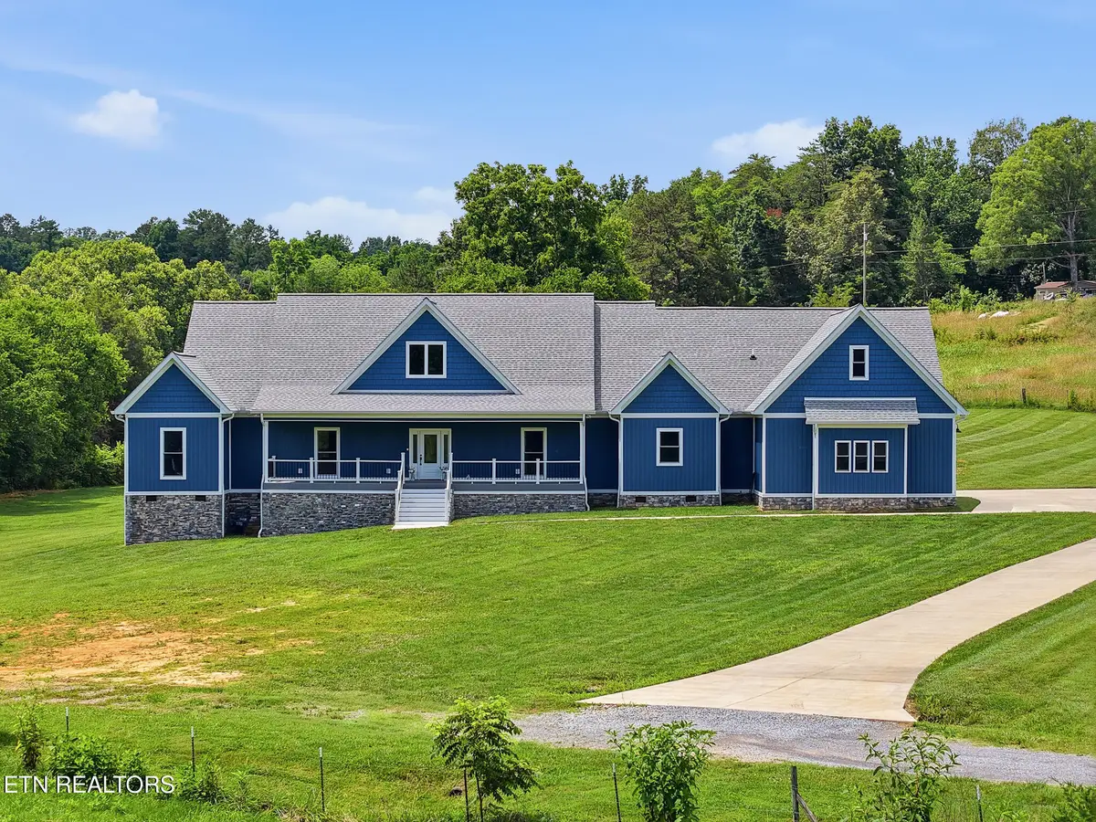 641 Zirkle Rd, Dandridge, TN 37725 - #1