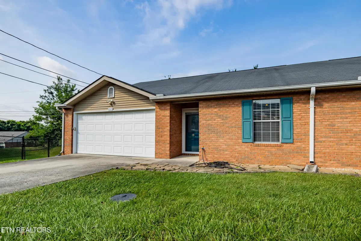 8015 Fenton Way, Powell, TN 37849 - #1