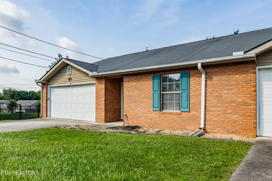 8015 Fenton Way, Powell, TN 37849 - #2