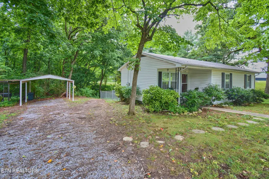 3324 Wildwood Rd, Maryville, TN 37804 - #3
