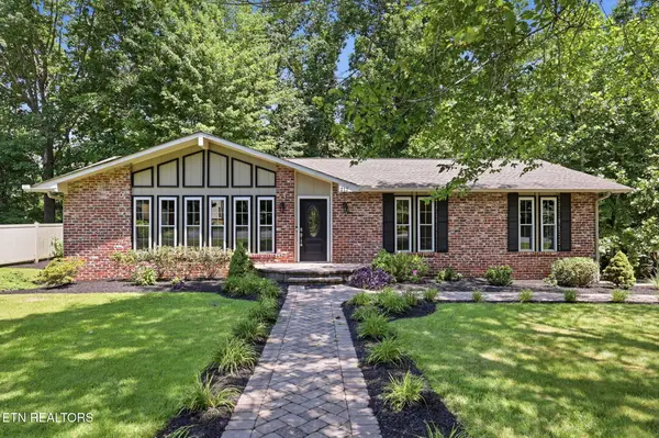 211 Connors Circle, Oak Ridge, TN 37830