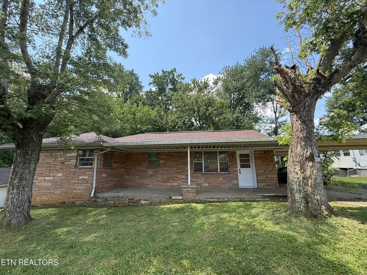 419 Carlock Ave, Harriman, TN 37748 - #1