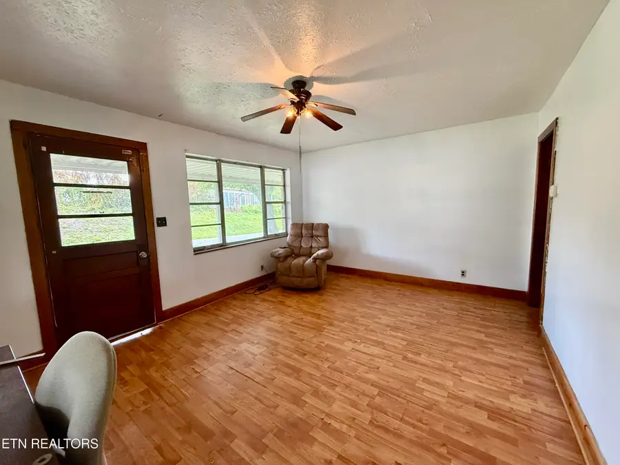 419 Carlock Ave, Harriman, TN 37748 - #3