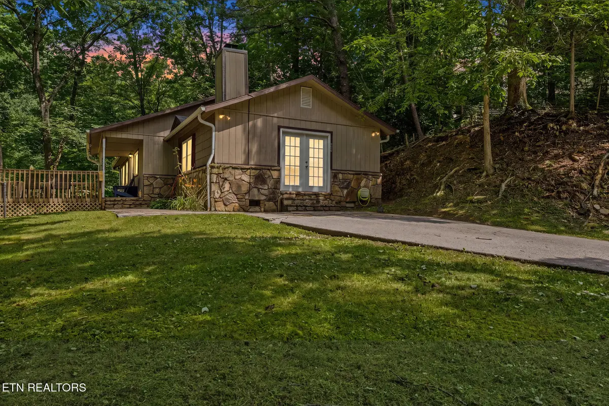 1007 S Ridge Place, Sevierville, TN 37876 - #1