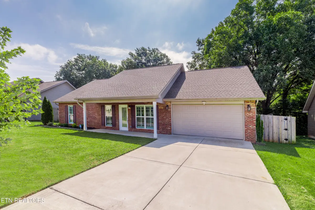712 Hunter Crest Rd, Maryville, TN 37803 - #1