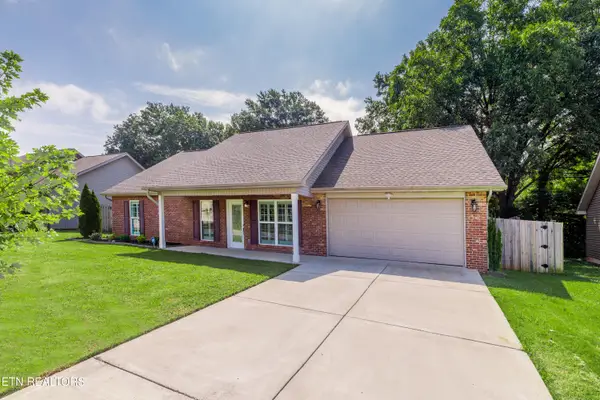 712 Hunter Crest Rd, Maryville, TN 37803