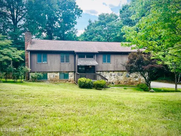 515 Echo Valley Rd, Knoxville, TN 37923