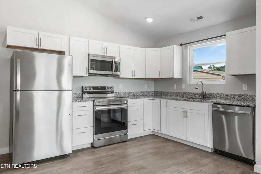 3615 Lyle Ave, Knoxville, TN 37919 - #3