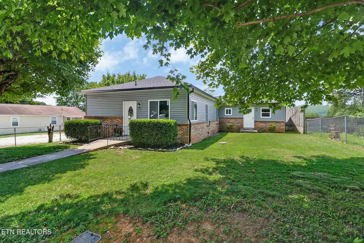 436 Maple St, Harriman, TN 37748 - #1