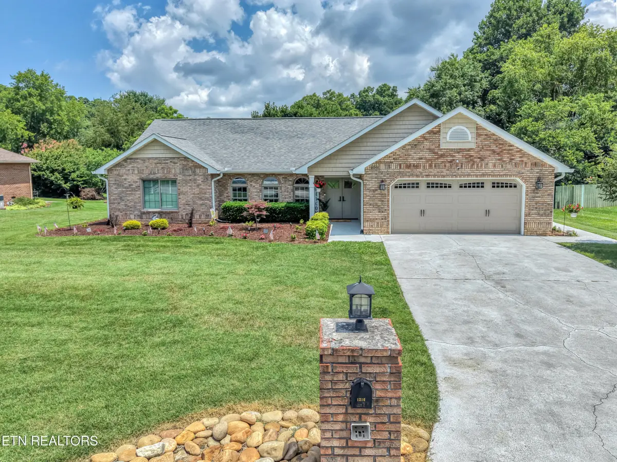 1210 Edinburgh Drive, Maryville, TN 37803 - #1