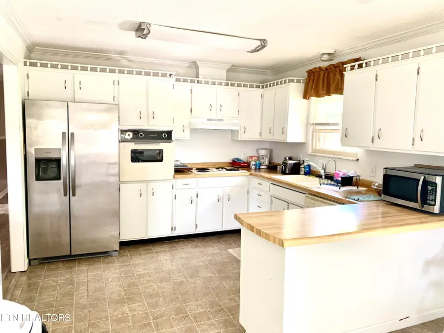 309 Allison St, New Tazewell, TN 37825 - #2