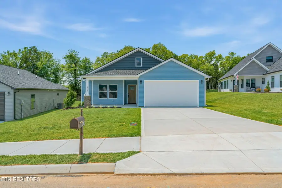 918 Stratford Ave, Sweetwater, TN 37874 - #2