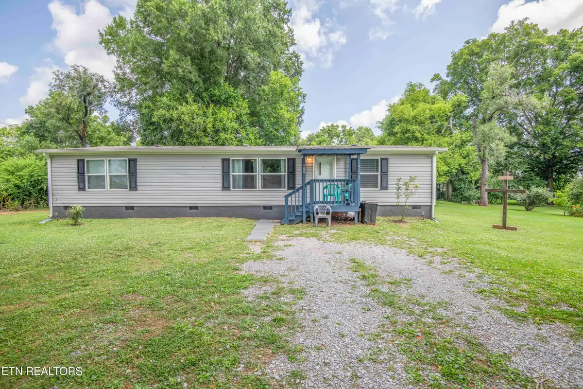 206 Bennett St, Sweetwater, TN 37874 - #1