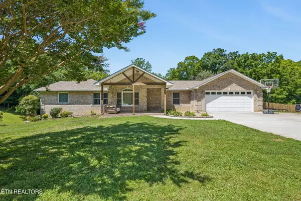 677 Twin Hills Lane, Jacksboro, TN 37757