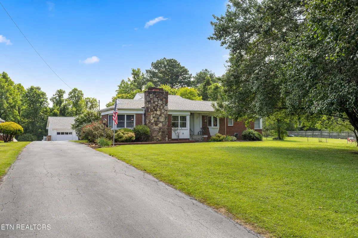 4950 Beverly Rd, Knoxville, TN 37918 - #1