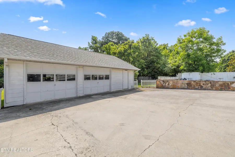4950 Beverly Rd, Knoxville, TN 37918 - #2