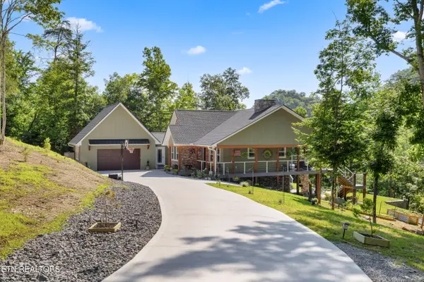 300 Black Fox Rd, Washburn, TN 37888