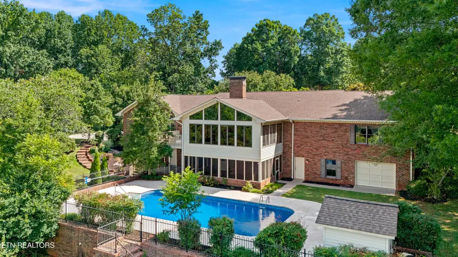 628 Charlotte St, Athens, TN 37303 - #3
