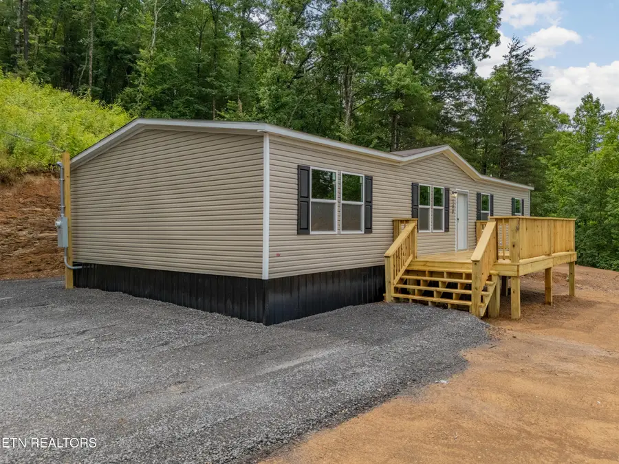 180 Balfour Drive, Harriman, TN 37748 - #2