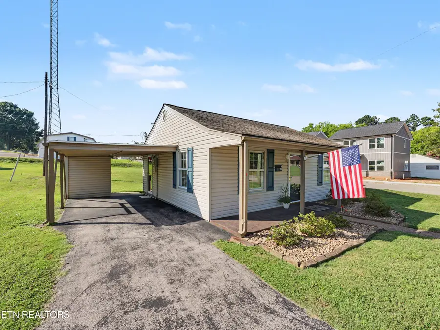 281 Lindsay St, Alcoa, TN 37701 - #3