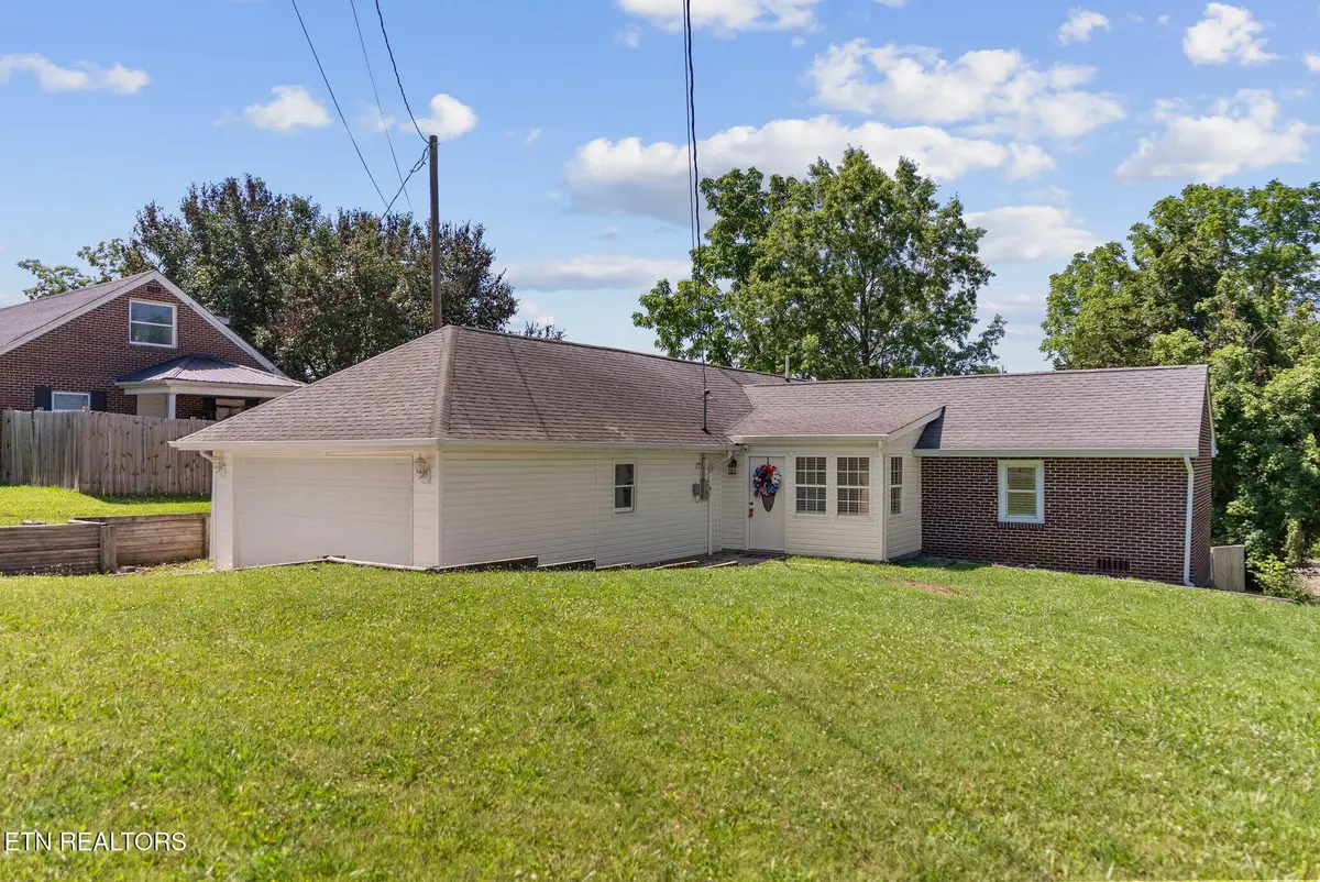 402 Old Highway 33, New Tazewell, TN 37825 - #1