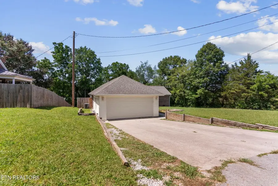 402 Old Highway 33, New Tazewell, TN 37825 - #3