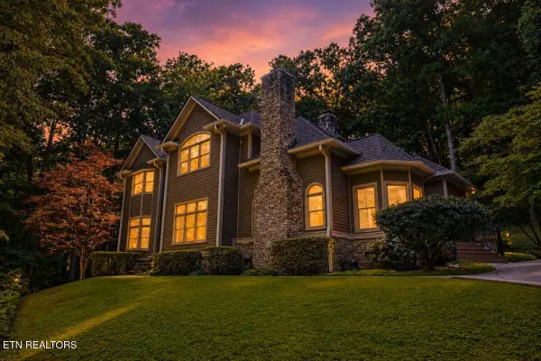 646 Hilltop Drive, Jacksboro, TN 37757