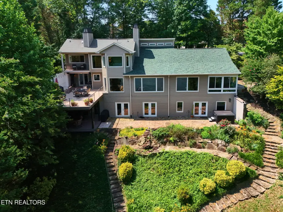226 W Cove Drive, Greenback, TN 37742 - #2