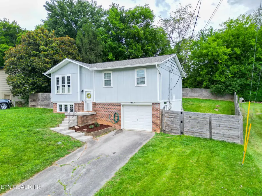 6105 Travis Drive, Knoxville, TN 37921 - #2