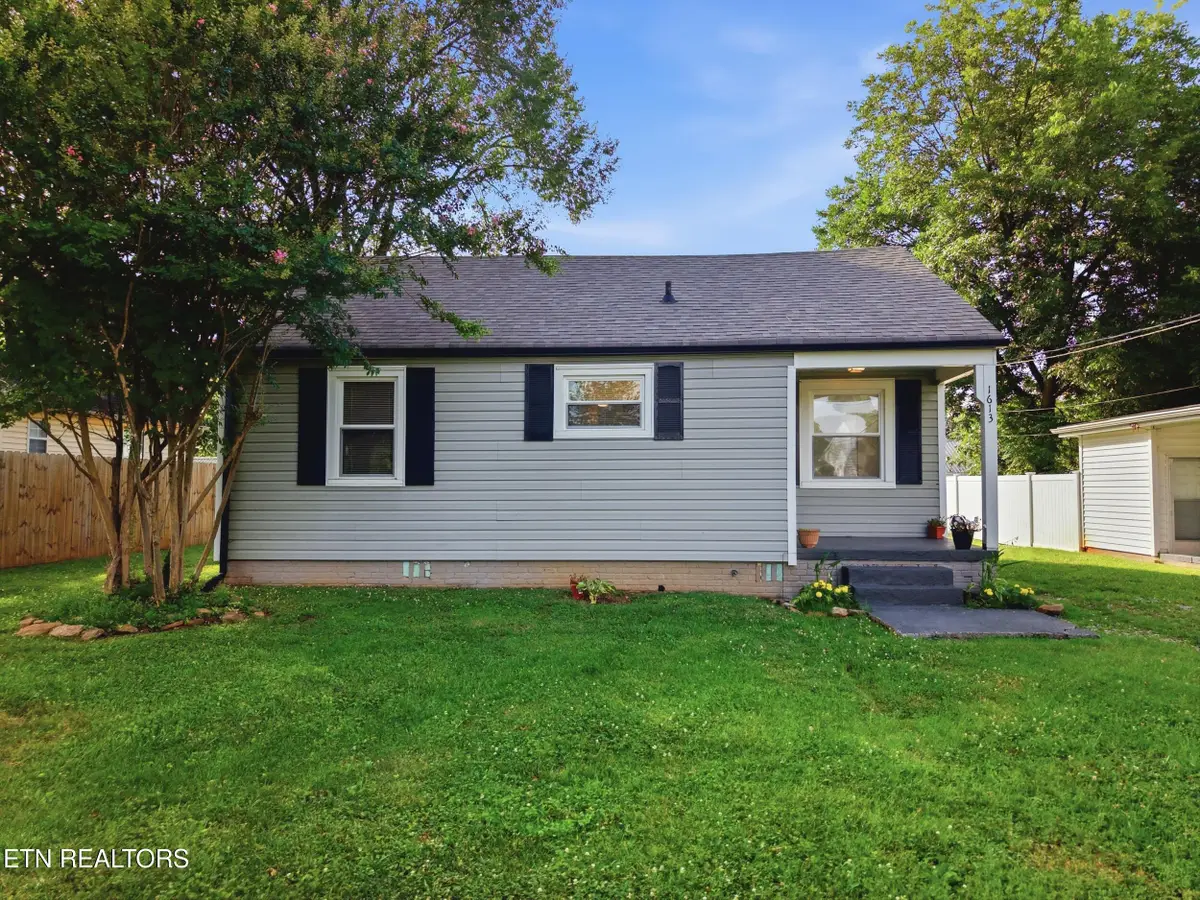 1613 Madison Ave, Maryville, TN 37804 - #1