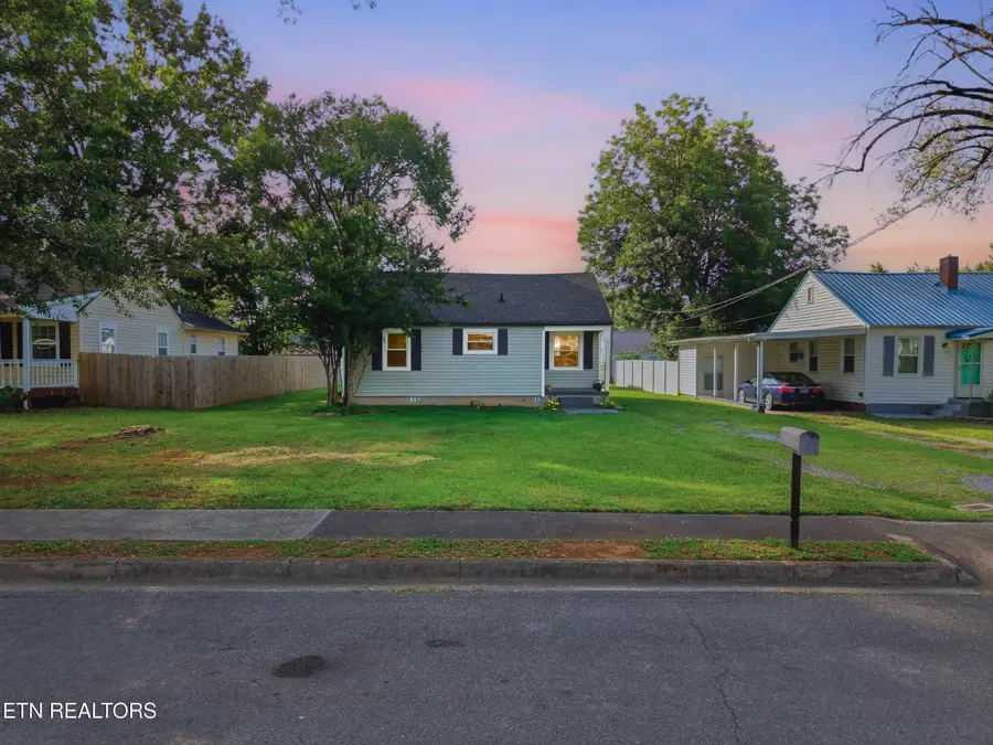 1613 Madison Ave, Maryville, TN 37804 - #2