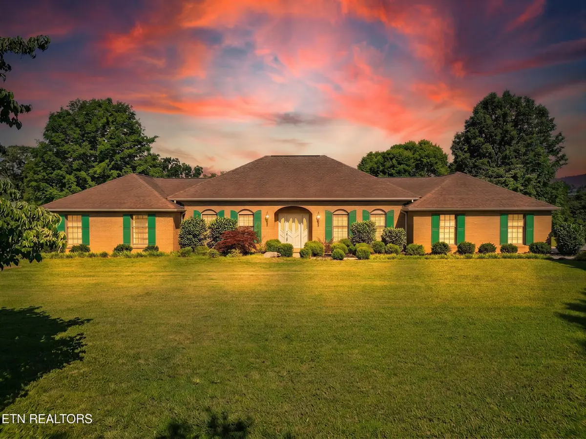 377 Thomas Loop Rd, Sevierville, TN 37876 - #1