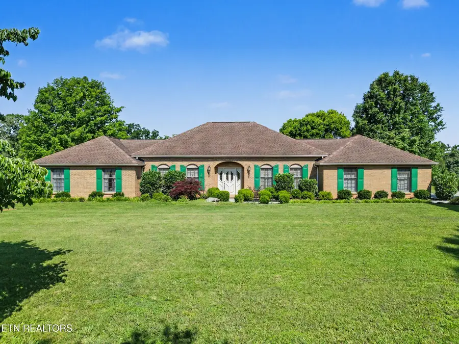 377 Thomas Loop Rd, Sevierville, TN 37876 - #2