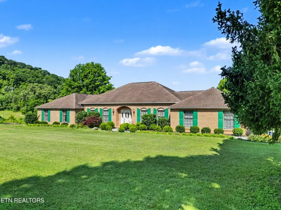 377 Thomas Loop Rd, Sevierville, TN 37876 - #3