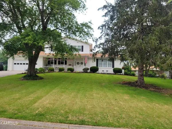 942 Radnor Rd, Maryville, TN 37804
