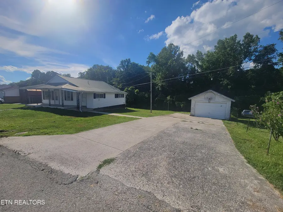 942 Mount View Rd, Robbins, TN 37852 - #3