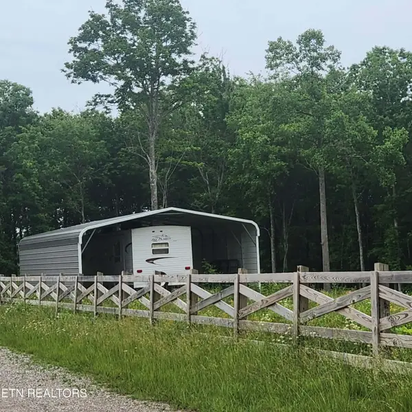 186 Crockett Cemetery Rd, Jamestown, TN 38556
