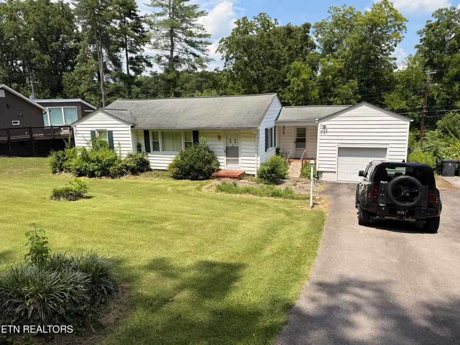 6012 Kaywood Rd, Knoxville, TN 37920 - #2