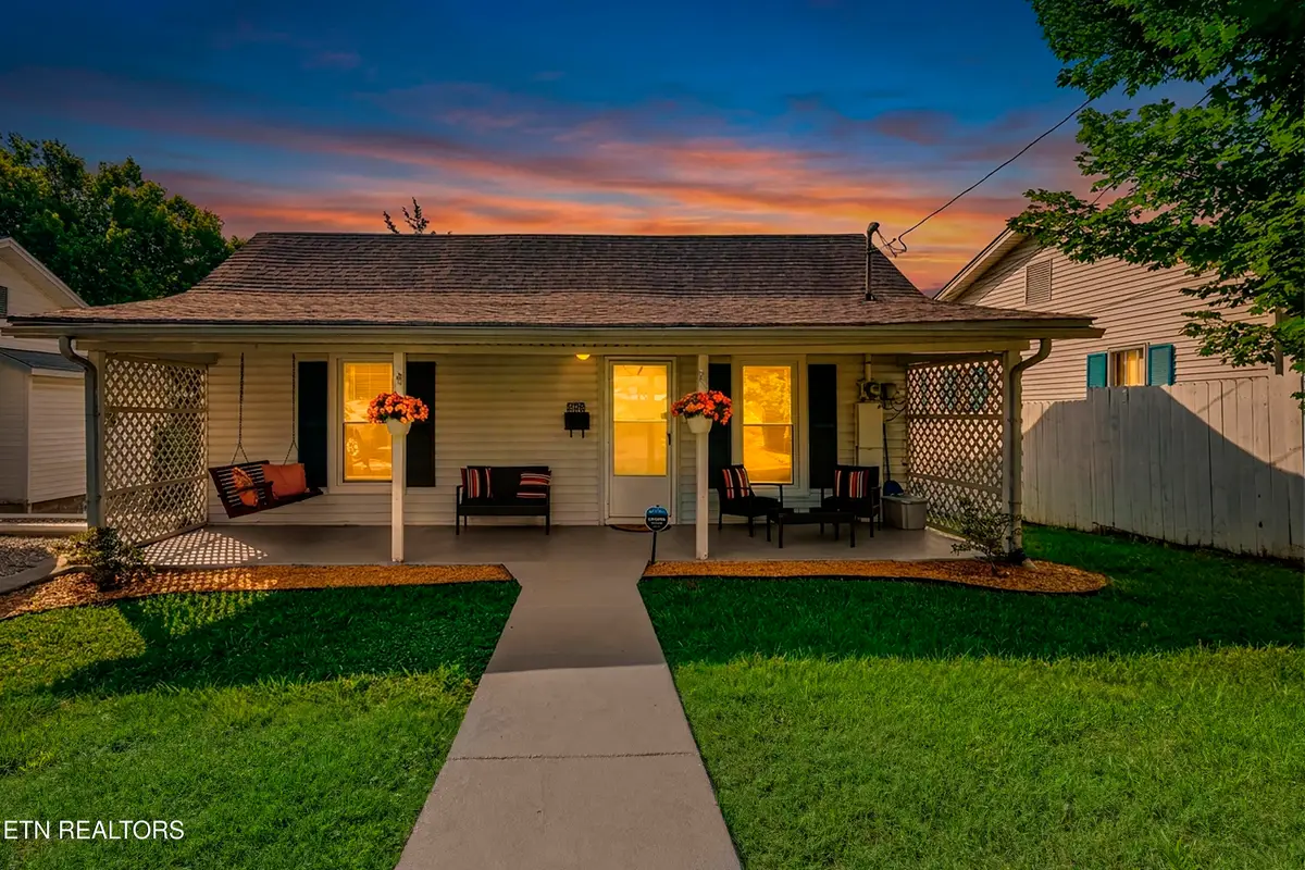 613 Fowler St, Clinton, TN 37716 - #1
