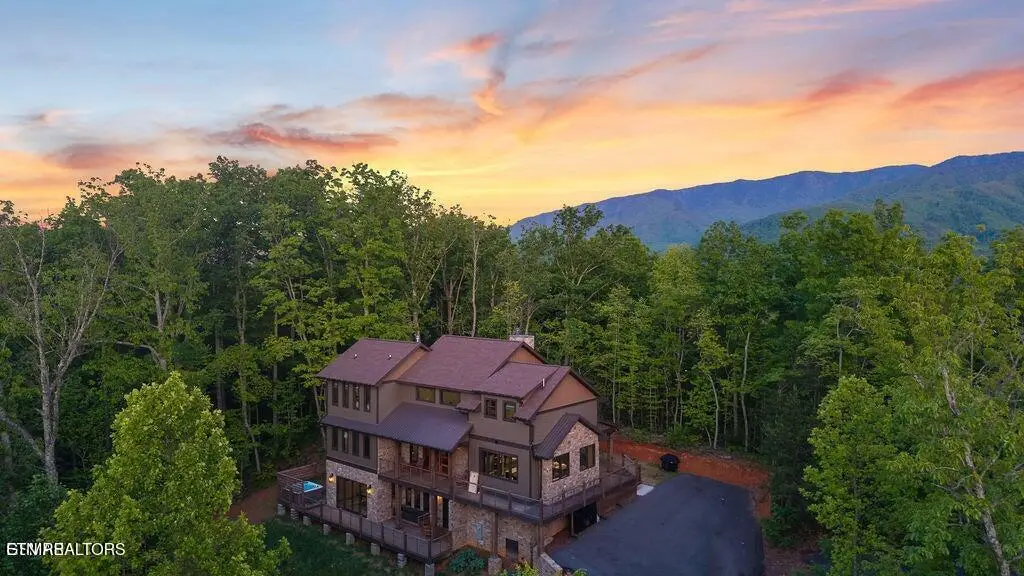 564 Thissa Way, Gatlinburg, TN 37738 - #1