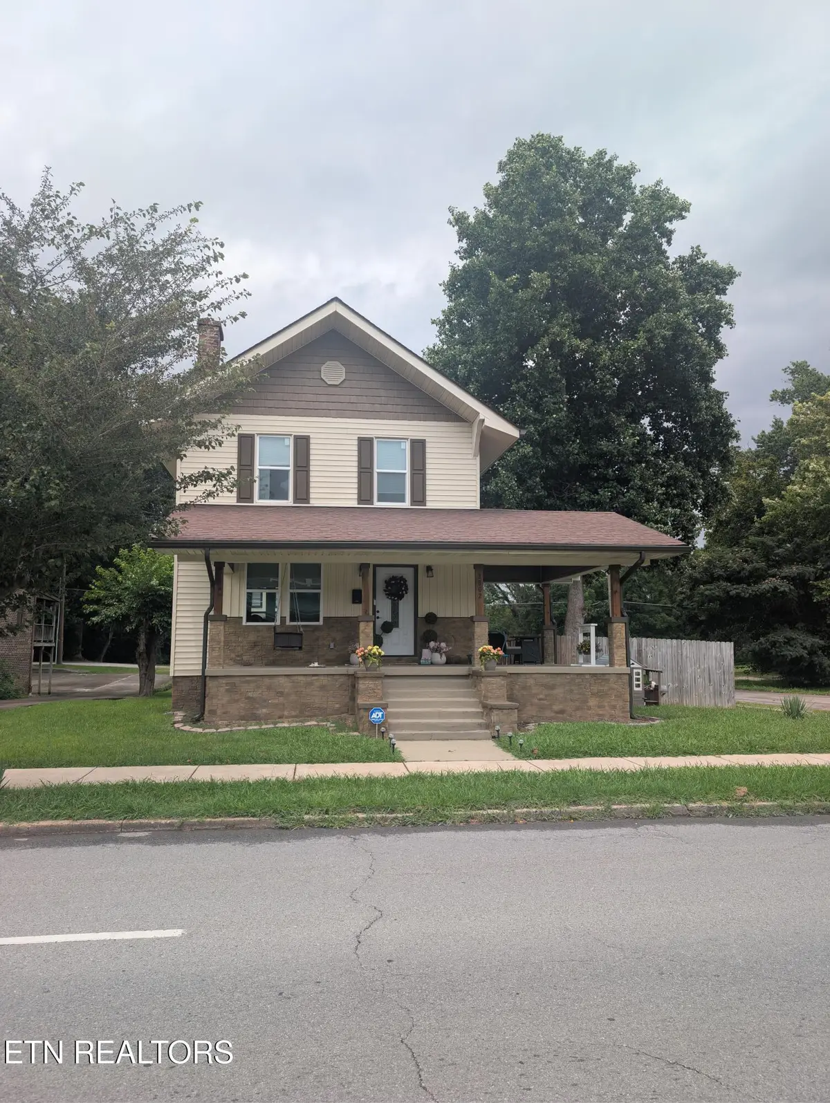 2802 W Cumberland Ave, Middlesboro, KY 40965 - #1