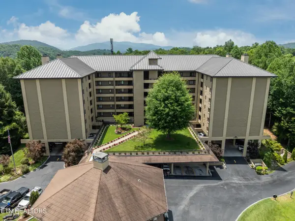 1704 Hidden Hills Rd #APT 108, Gatlinburg, TN 37738