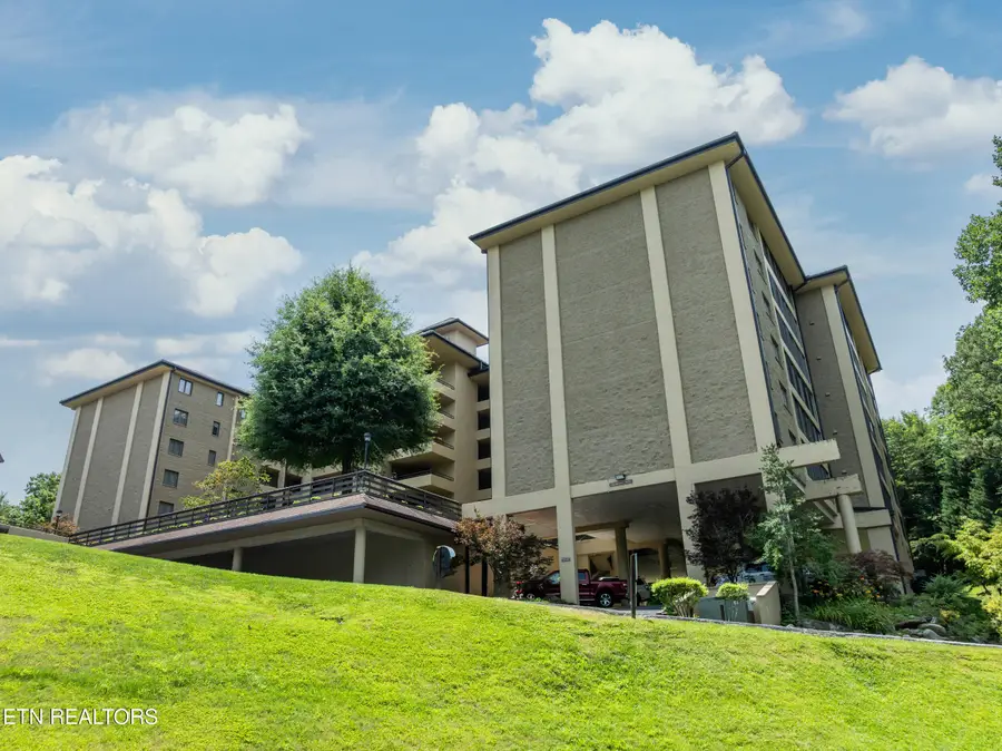 1704 Hidden Hills Rd #APT 108, Gatlinburg, TN 37738 - #3