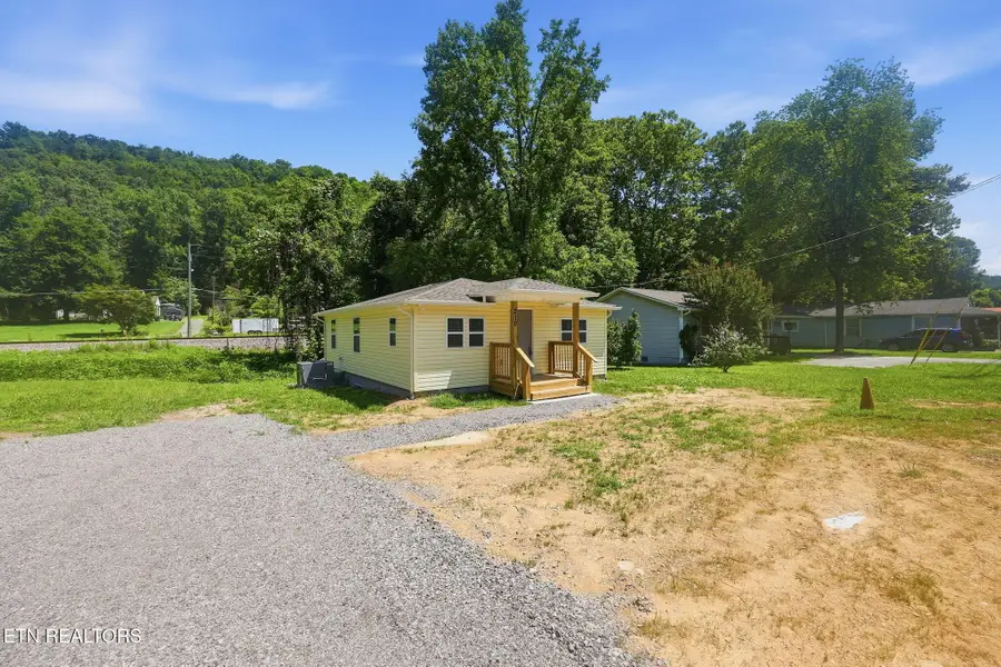 210 E Spring St, Oliver Springs, TN 37840 - #2