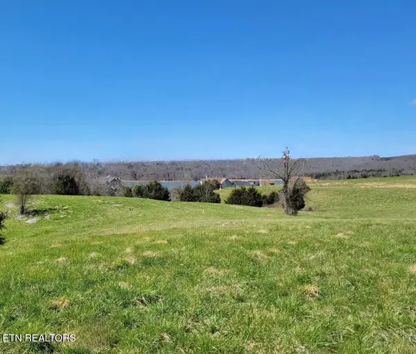 Russell Brothers Rd, Sharps Chapel, TN 37866