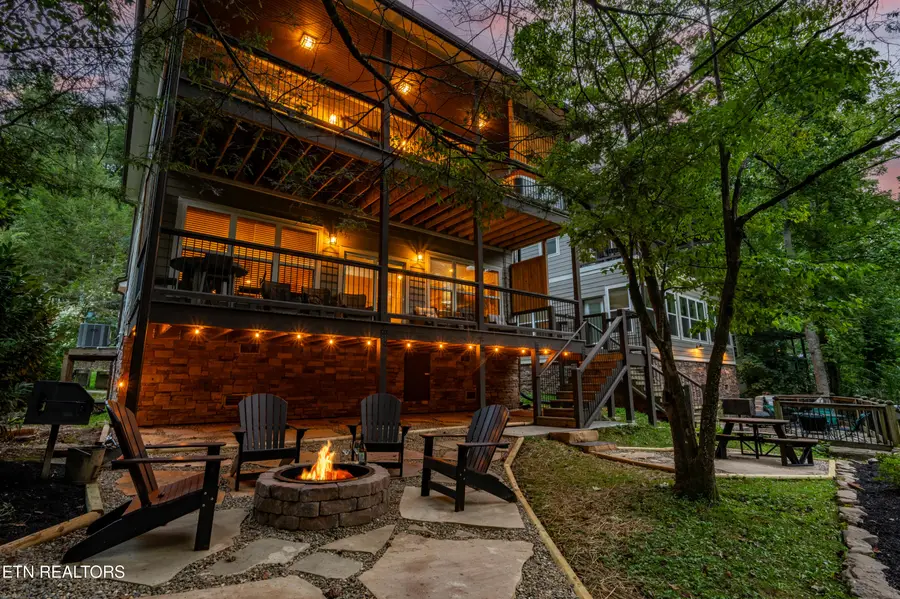510 Hemlock St, Gatlinburg, TN 37738 - #3